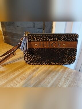 ❤️ Juicy Couture NWT Double Zip Leopard Wristlet